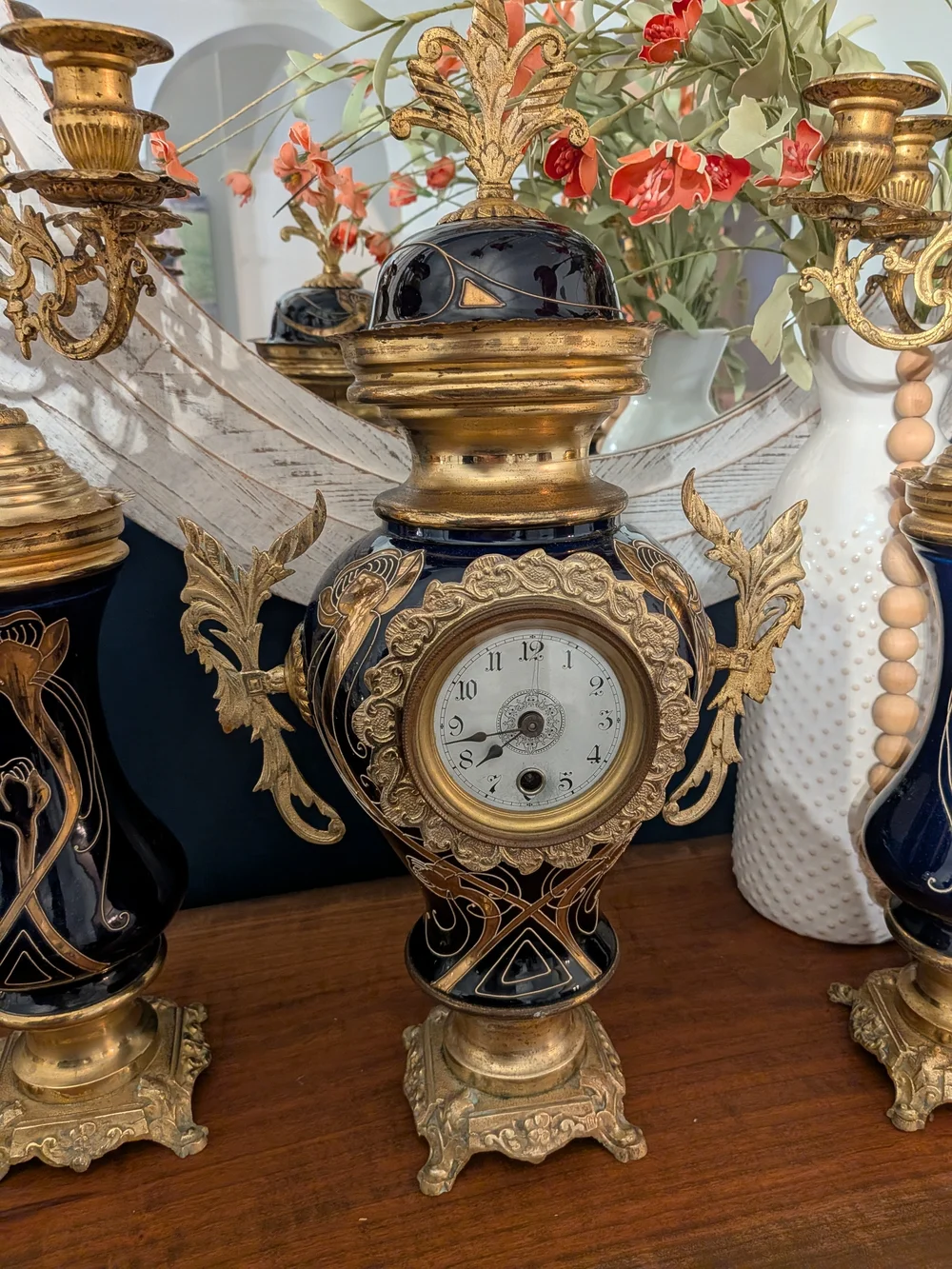 Antique Vintage Mantle Clock/Candleabra  Set

~ French - Circa 1900 ~ - Picture 12 of 15